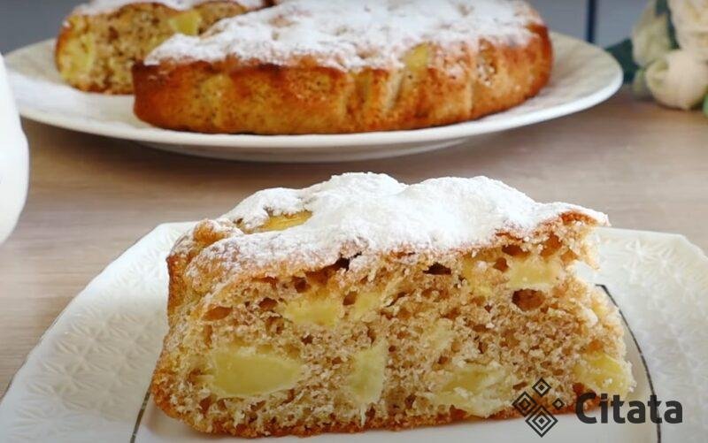 Шарлотка "из ничего" за 30 минут. Простой рецепт вкусного пирога к чаю