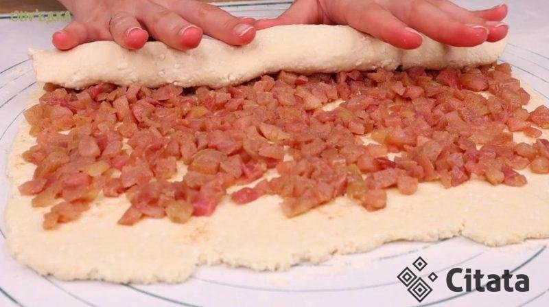 Творожные рулеты с яблоками. На замес и лепку много времени не трачу
