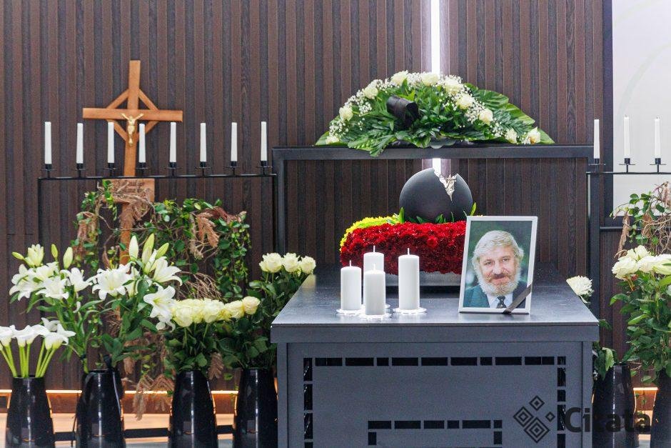 Kauniečiai atsisveikina su V. Šustausku