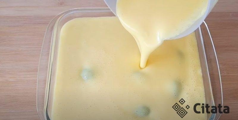 Заливаю молоком ягоды или фрукты. Десерт, который станет хитом на любом празднике