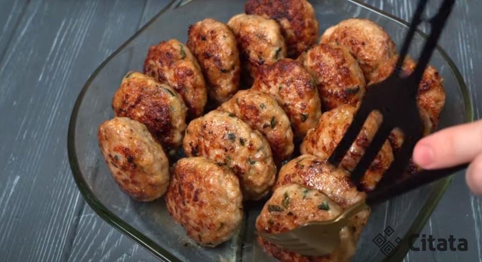 Гора котлет за копейки, хватит на неделю, только гарниры меняй. Сочные и пышные котлеты