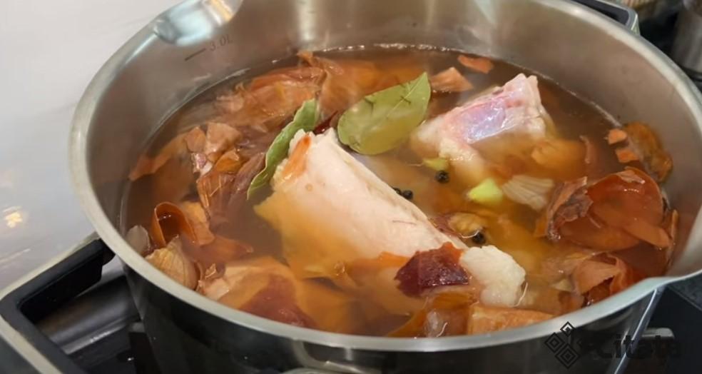 Сало в луке, вкуснее чем мясо. По старинному рецепту