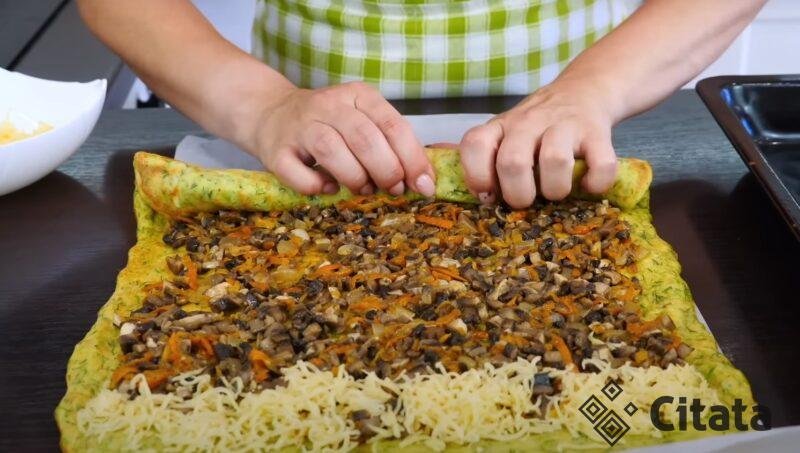 Кабачковый рулет с грибами. Результат превзошел все ожидания: меняю начинку и каждый раз новое блюдо