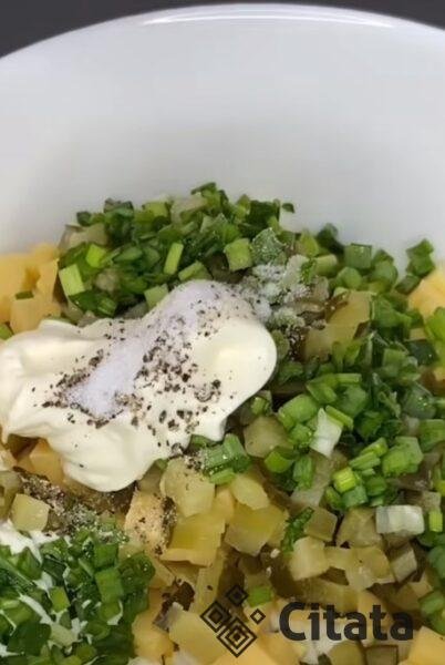 Салат "Не Оливье". Рецепт этого блюда точно уйдет в народ: просто и вкусно на Новый год