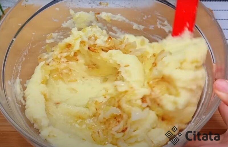 Творог, яйца и картофель. Такие пирожки умеет готовить только моя свекровь: все кто пробуют просят рецепт.