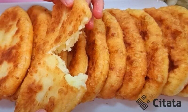 Творог, яйца и картофель. Такие пирожки умеет готовить только моя свекровь: все кто пробуют просят рецепт.