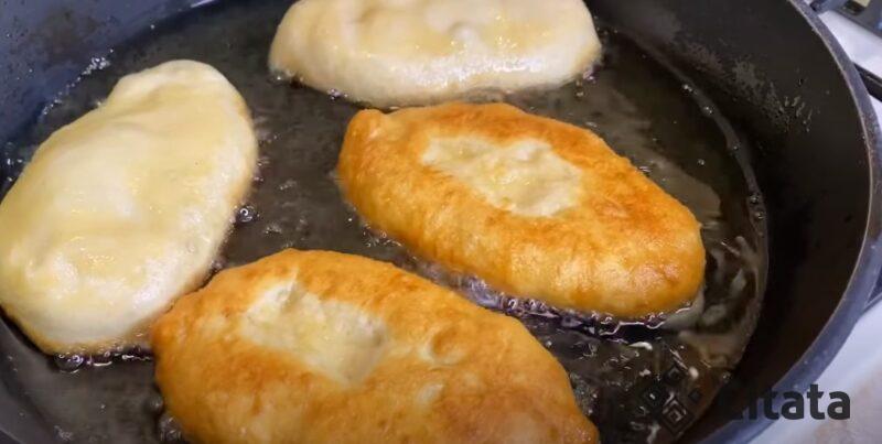 Пирожки из теста на кефире: можно готовить с любой начинкой. Бездрожжевое тесто