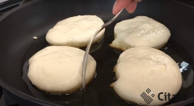 Проще и вкуснее рецепта вы не найдете. Секрет пышных оладушек