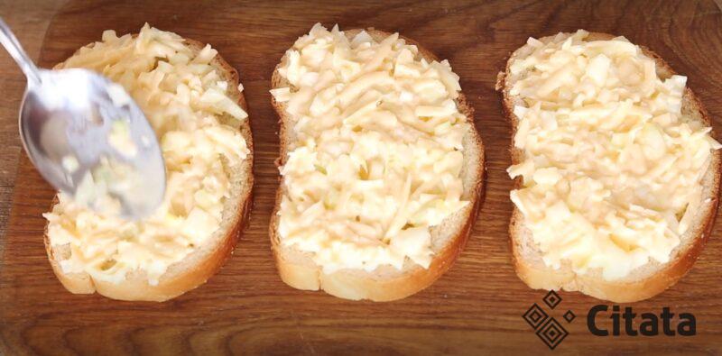 Беру батон и готовлю завтрак за 7 минут. Горячие бутерброды: вкусно и бюджетно