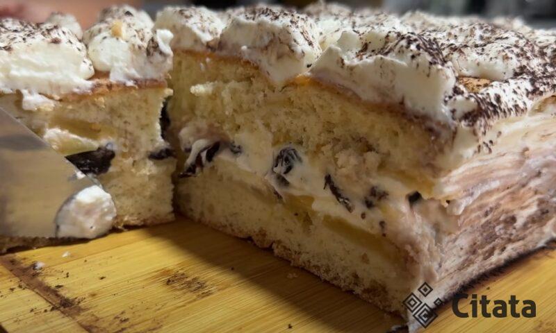 Идеальная Шарлотка с вишней и яблоками. Простой классический рецепт в духовке