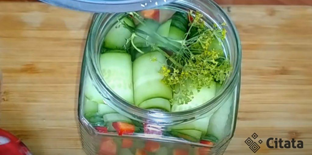 Хрустящие рулетики из огурцов на зиму! Все будут просить рецепт этих огурцов