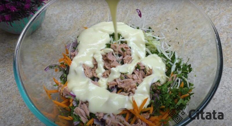 Хрустящий, освежающий и вкусный. Простой салат, который вы раньше никогда не пробовали