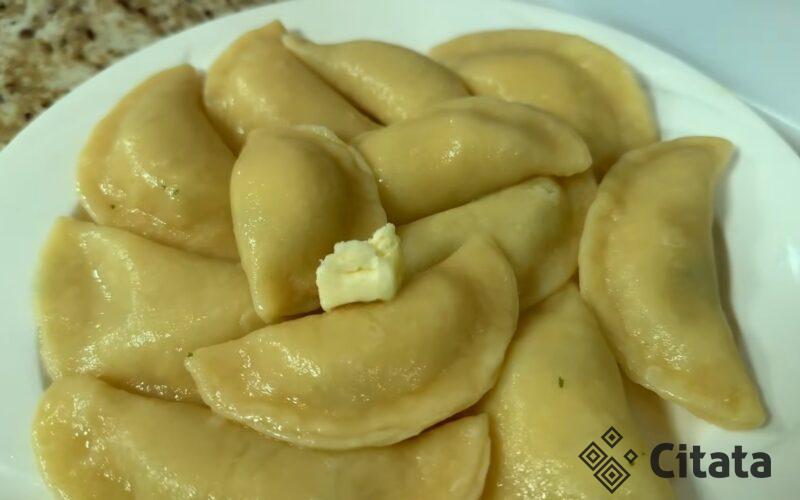 Влюбитесь с первого кусочка: секрет идеального теста для вареников с картошкой, которое тает во рту