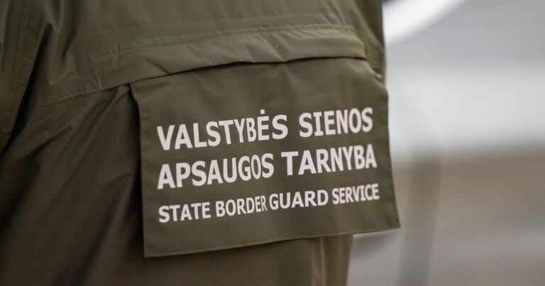 Pareigūnų atlyginimų krizė ir trūkumas: ekspertų nuomonės apie būtinas permainas