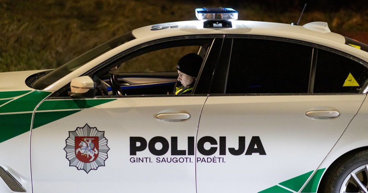 Skuode sulaikytas neblaivus BMW vairuotojas, pasipriešinęs pareigūnams