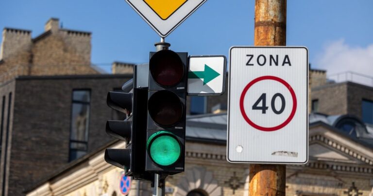 Artėja pokyčiai šviesoforų signalų valdyme: ar išnyks mirksinti žalia spalva?