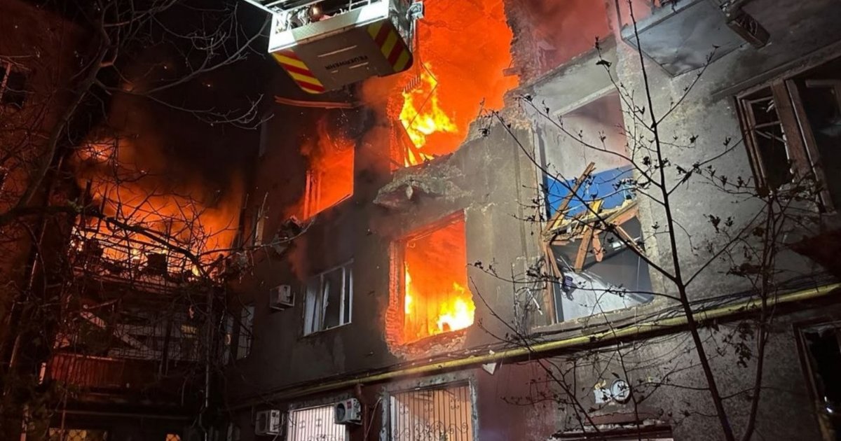 Rusijos raketų ir dronų atakos Ukrainoje: Odesa sužeistieji, Kyjive – aukos ir didžiulė žala