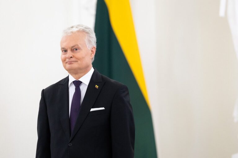 Diskusijos dėl prezidento G. Nausėdos darbo iš Madeiros: atostogos ar nuotolinis darbas?